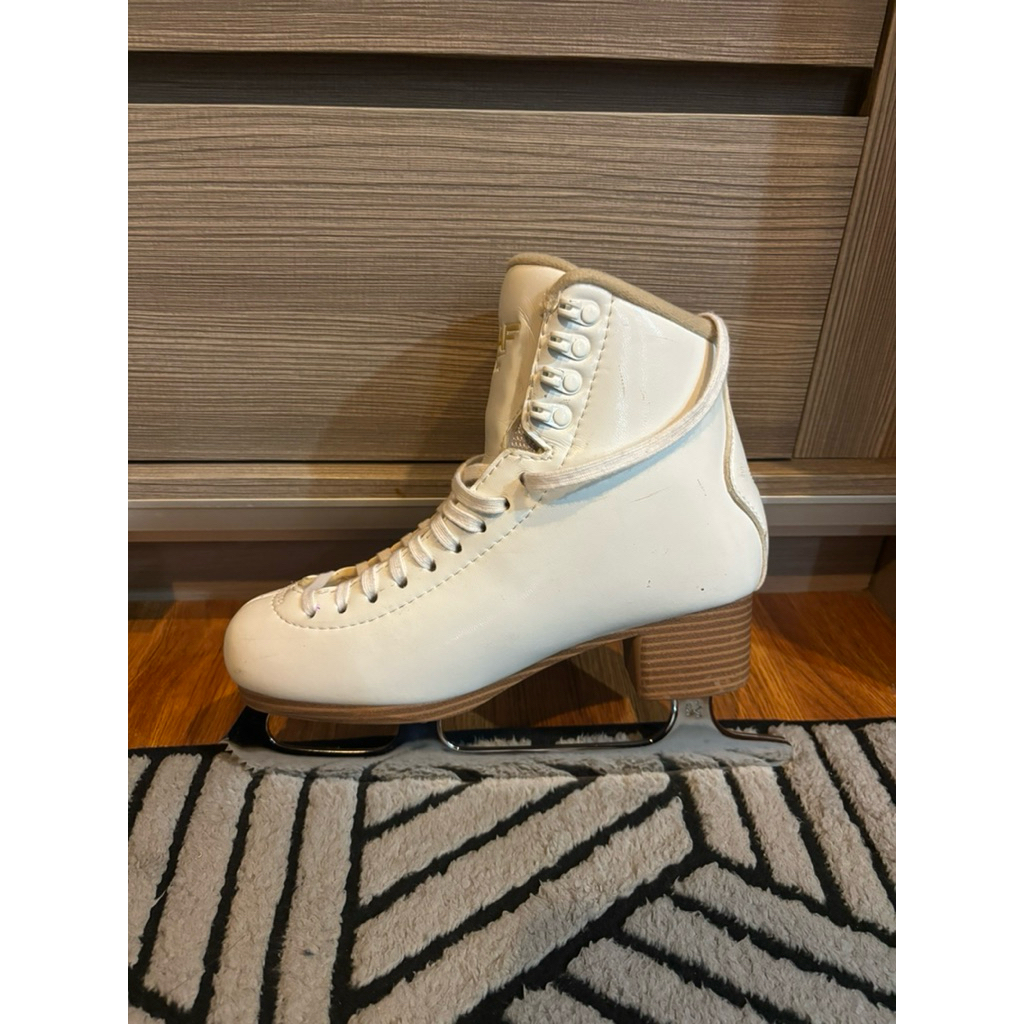 Sepatu ice skating graf ZTU-50 Pro