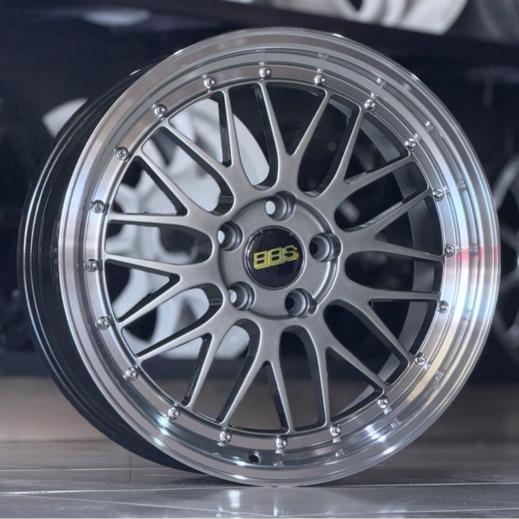 velg bbs lm ring 18 lebar 8,5 pcd 5x114,3 velg mobil ring 18 untuk mobil Innova creta kona stargazer