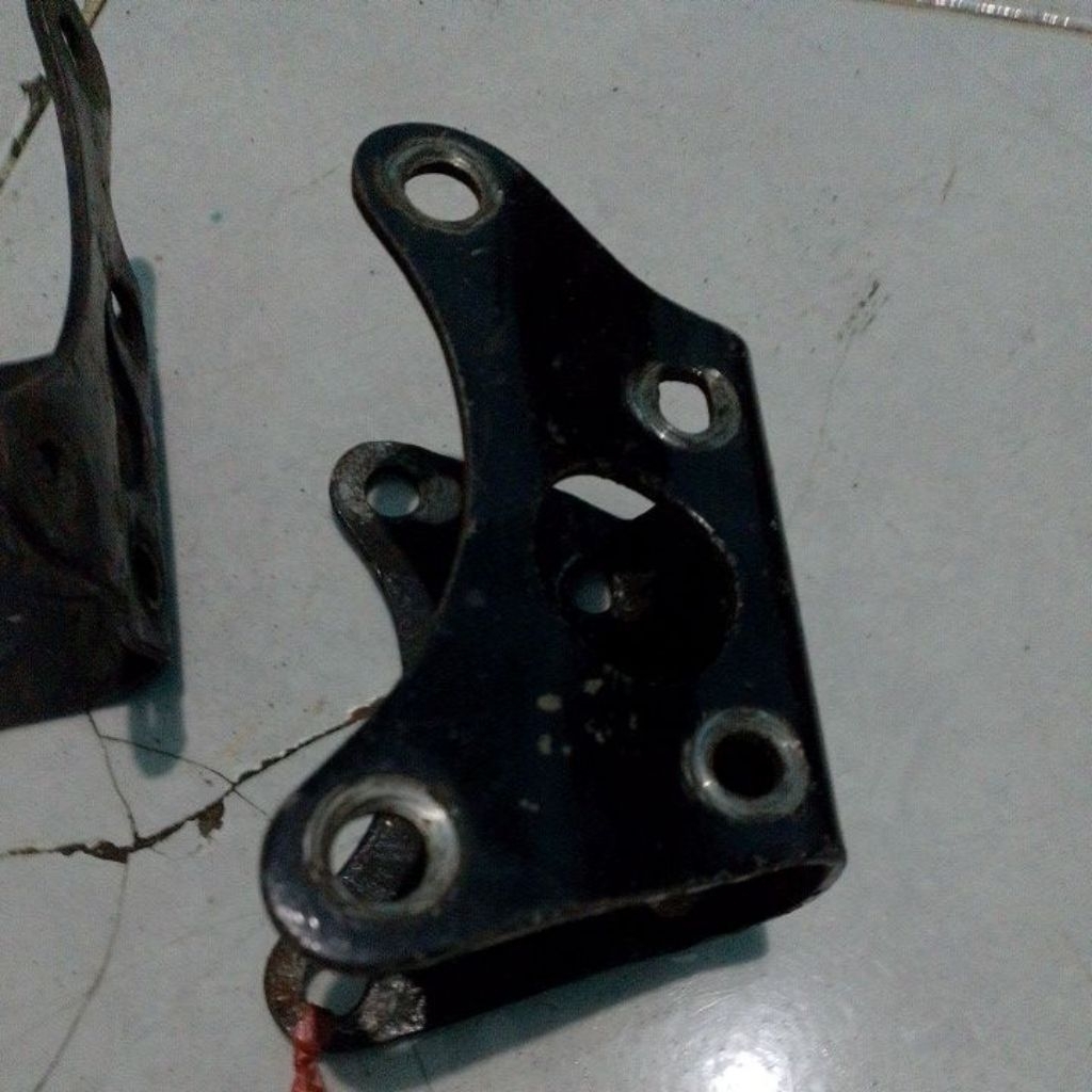 pangkon mesin gl 100