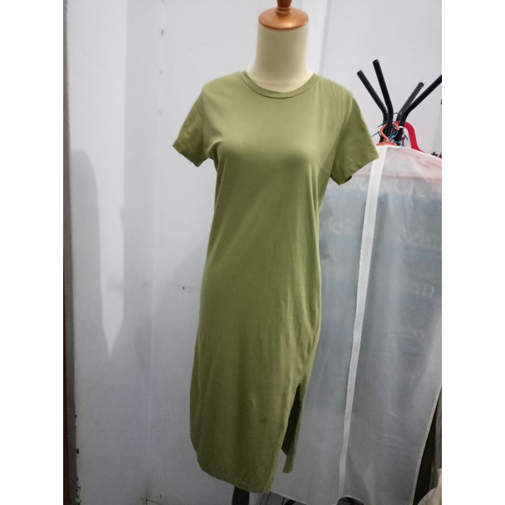 kaos dress warna hijau sage