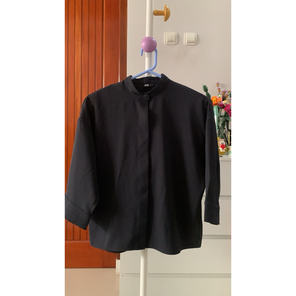 blouse uniqlo navy ukuran XS