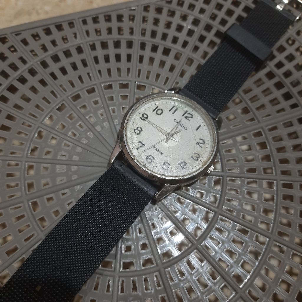 jam tangan pria casio MTP-1303