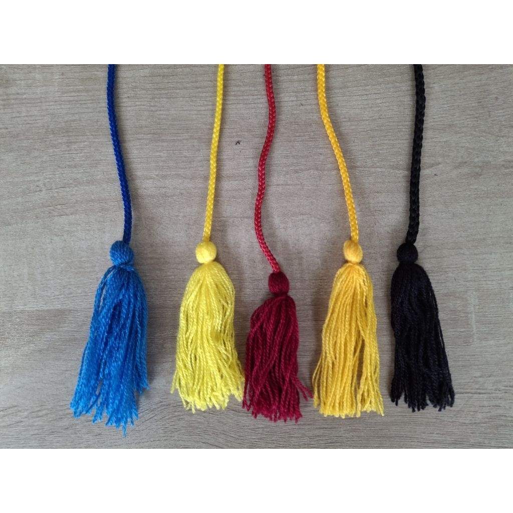 Tali Topi Toga Wisuda