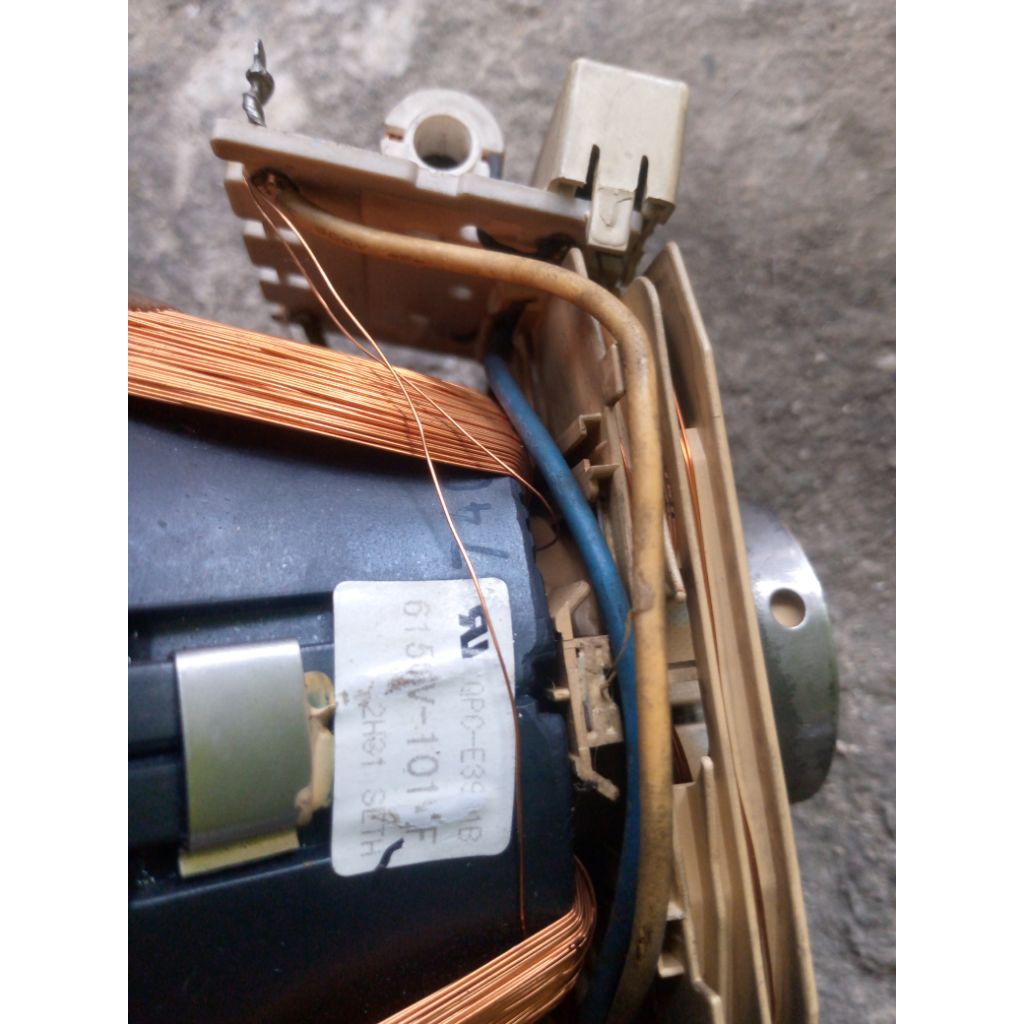 Yoke, konde TV tabung flat 15inc merk LG, normal.