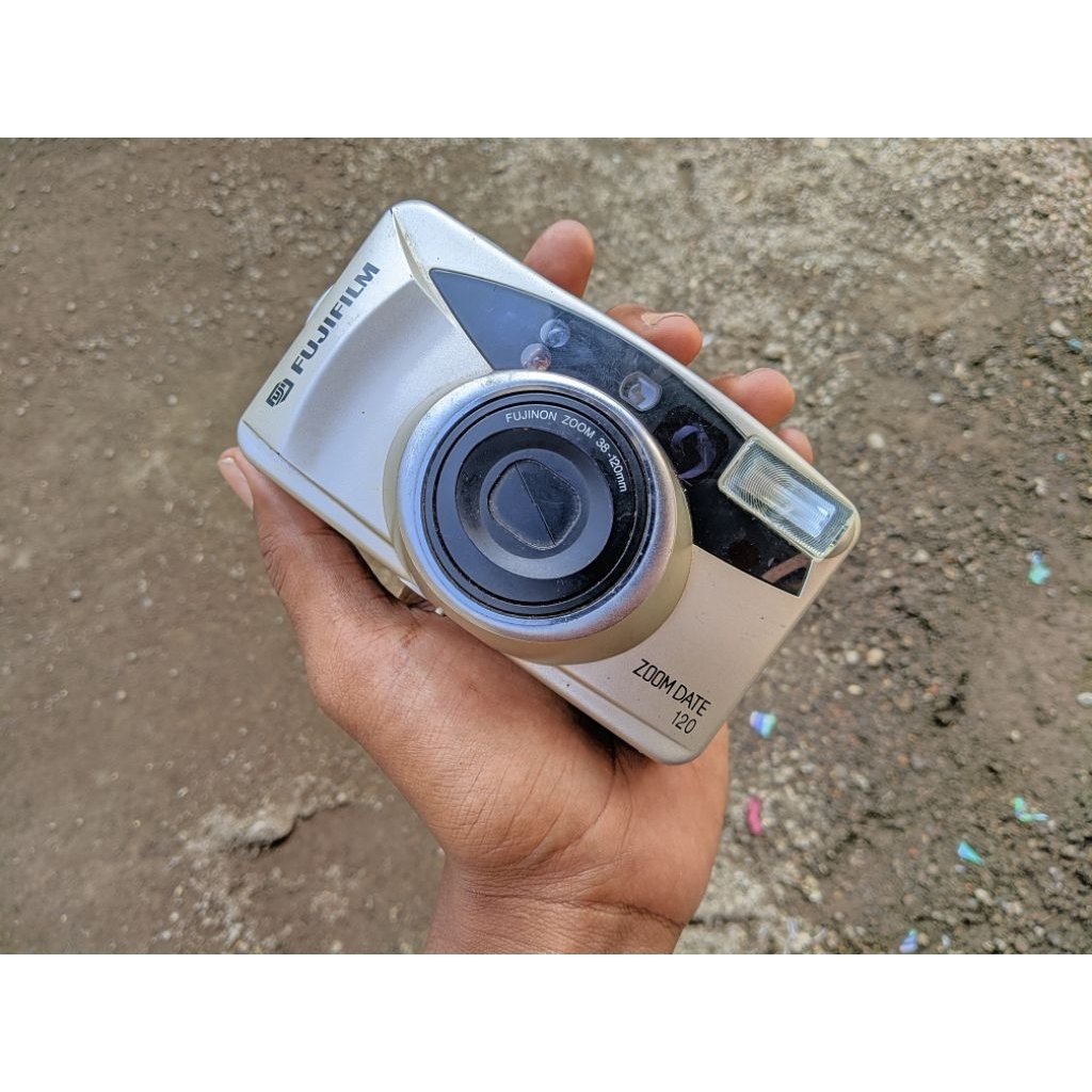 Kamera Analog Fujifilm Zoom Date 120 ( BACA DESKRPSI PRODAK )