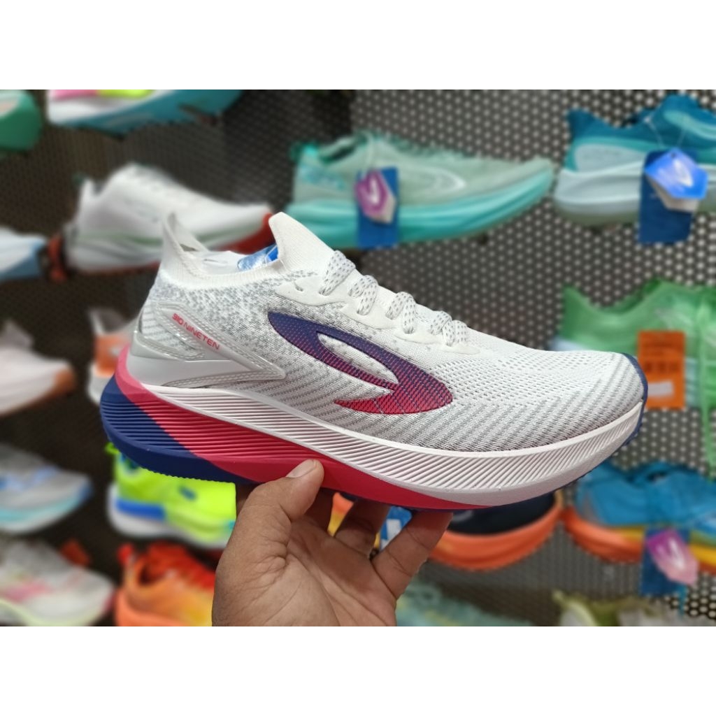 Sepatu Running Nineten Haze Infiknit white