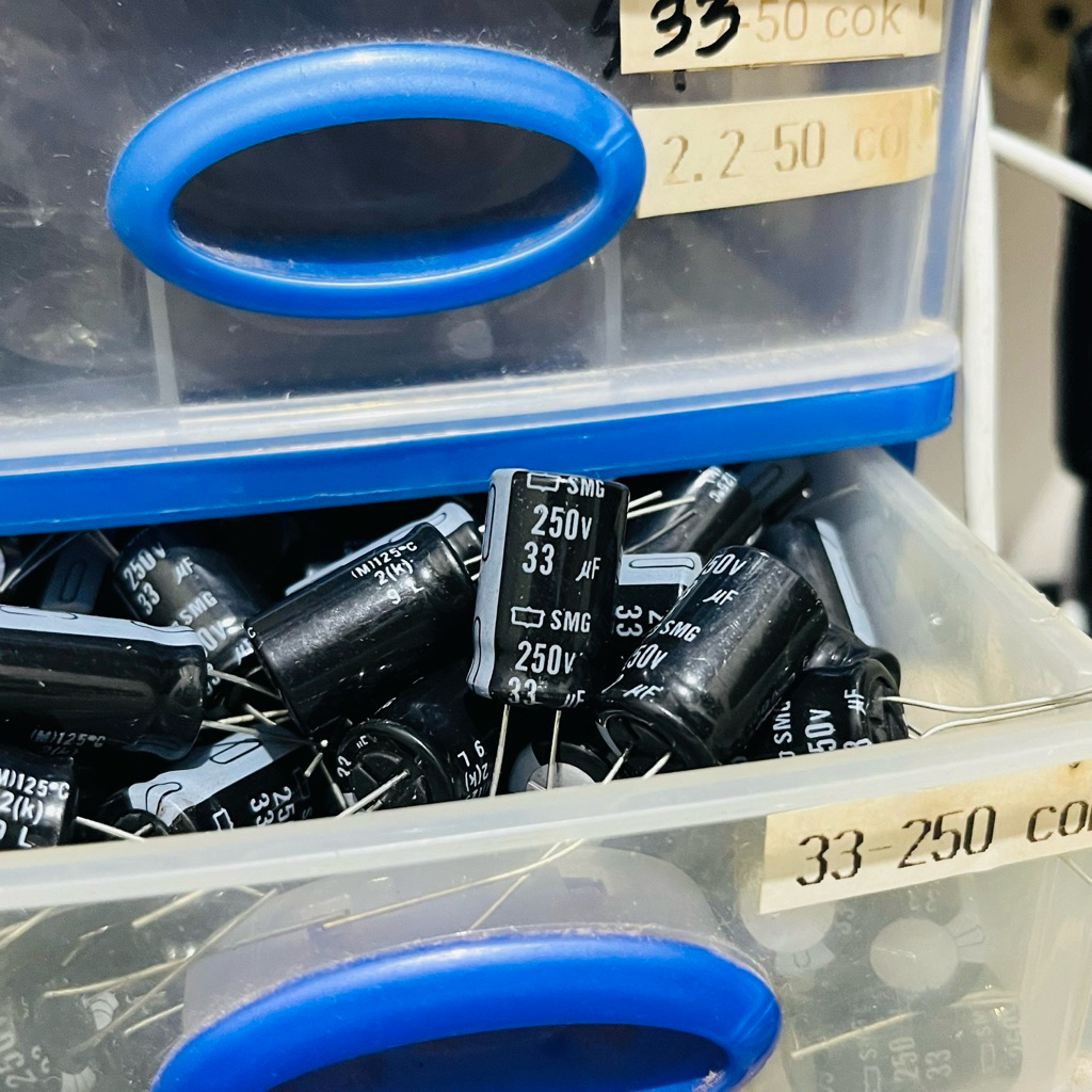 Elko 33uf 250v / Elco 250v 33uf Hitam SMG