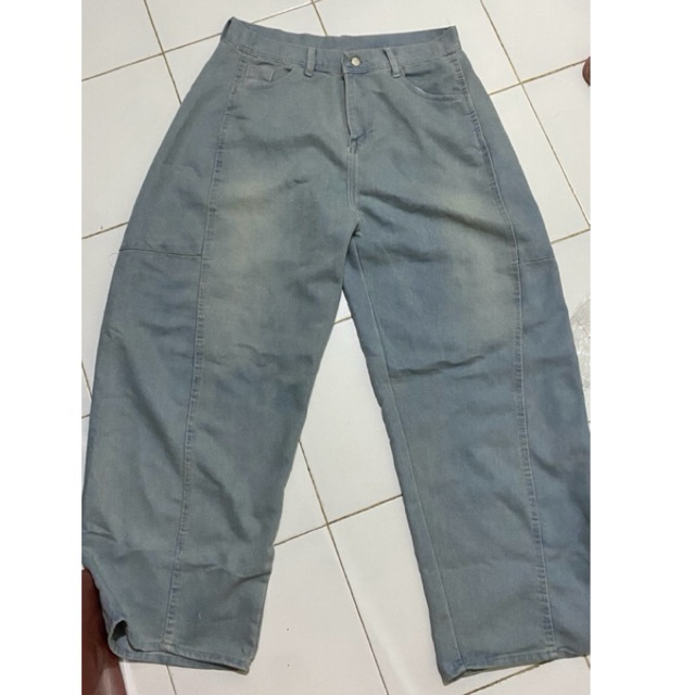 [Preloved] New Barrel Jeans Viral Light Blue XXXL