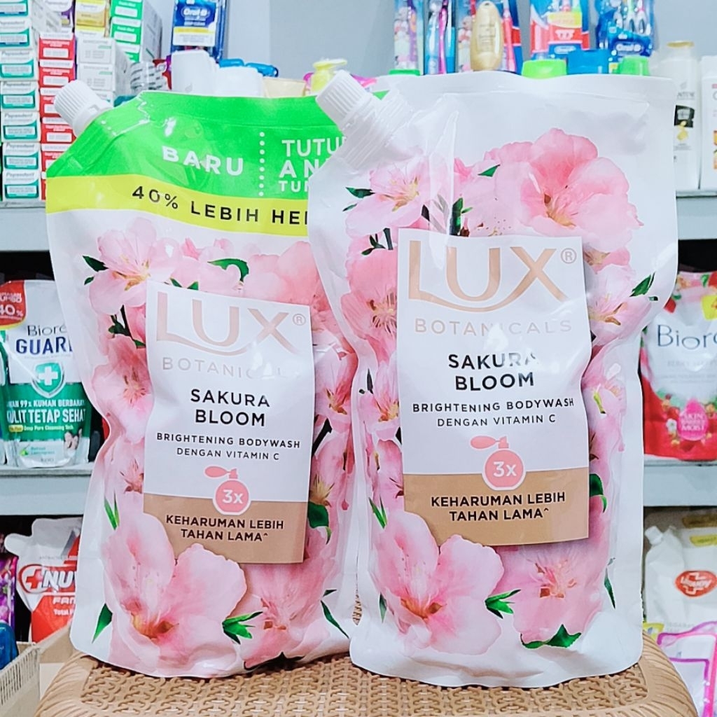LUX Sabun Mandi Cair Sakura Bloom 800g