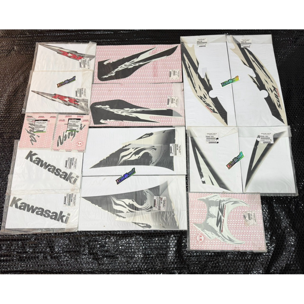 ( NOS ) STRIPING STIKER STICKER SET FULSET NINJA RR NEW SE PUTIH HITAM 2012 ORIGINAL