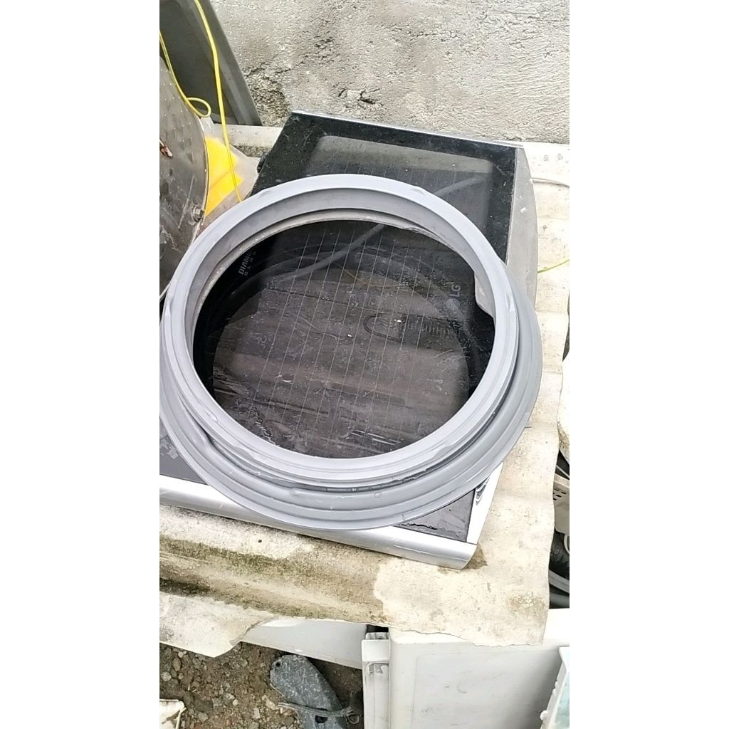 karet gasket mesin cuci LG front loading 6 kg FM1061D6. kode 4986EN1001A.DA copotan