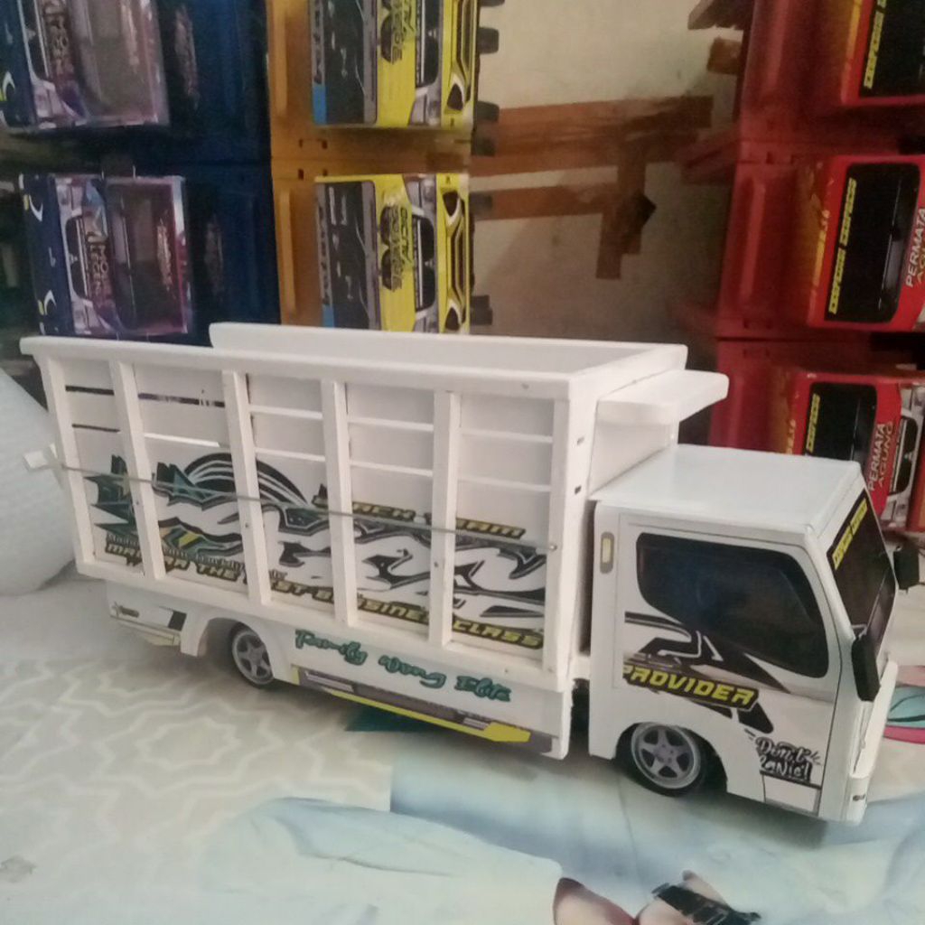 TRUK OLENG KAYU JUMBO WAHYU ABADI PUTIH 60 CM