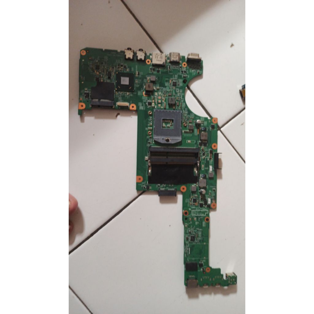 mobo laptop dell Vostro 3350 buat kanibal servis laptop