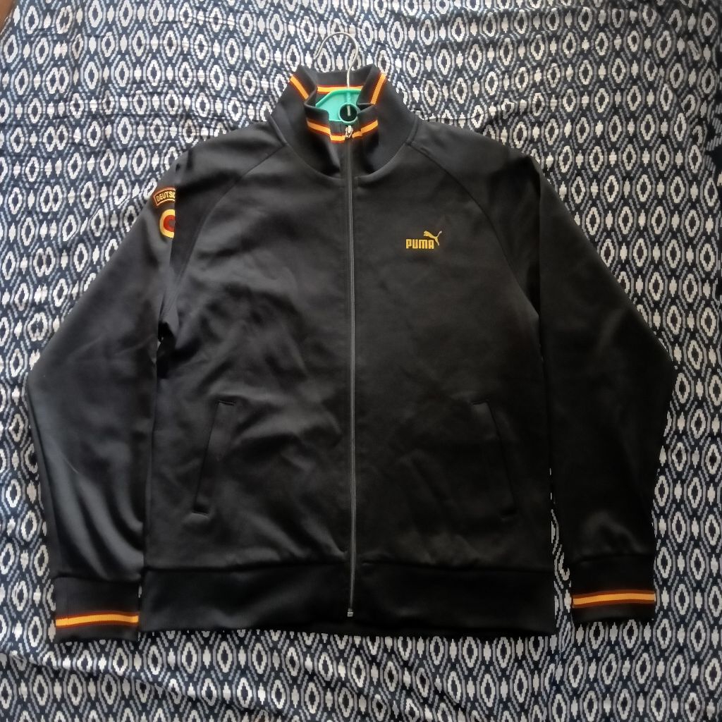 Tracktop 2nd pumpum big logo  germani hitam