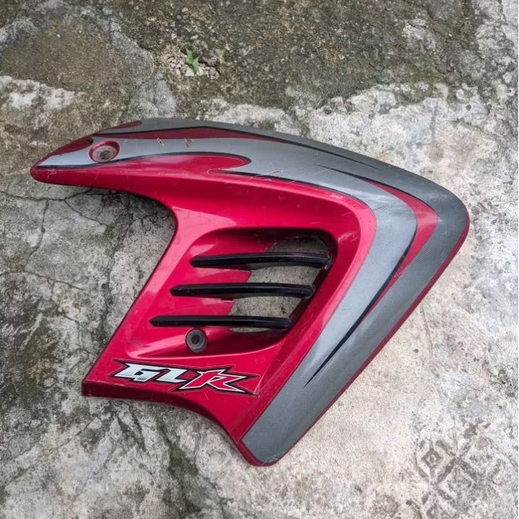 sayap tangki Honda Tiger Revo awal kanan saja ori second merah
