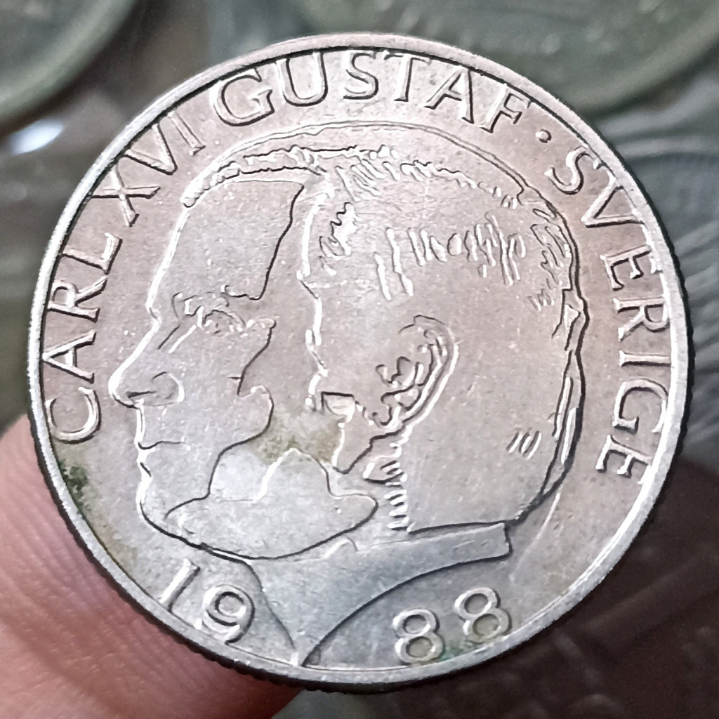 Koin Kuno Swedia 1 Krona - Carl XVI Gustaf Tahun 1988