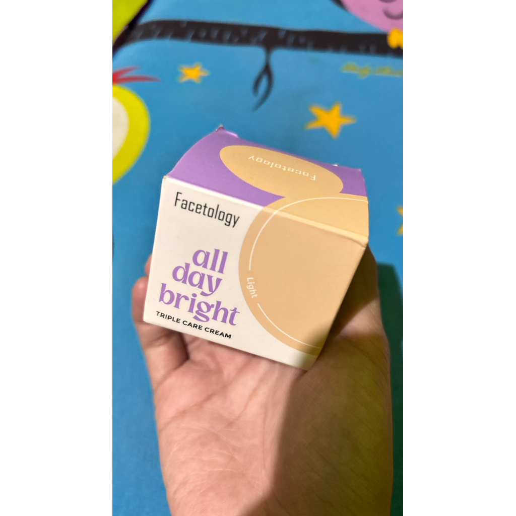 PRELOVED Facetology all day bright toneup sunscreen shade light