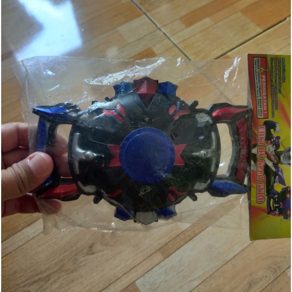 Mainan anak alat berubah Ultraman RB fashion keren bisa nyala lampu dan bunyi sudah include baterai 