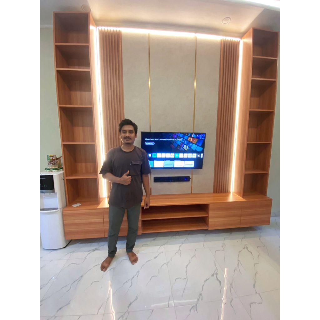 BACKDROP TV / MEJA TV MEWAH