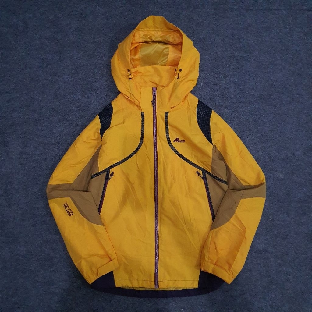 Jacket outdoor mountai Gear waterproof size L indo