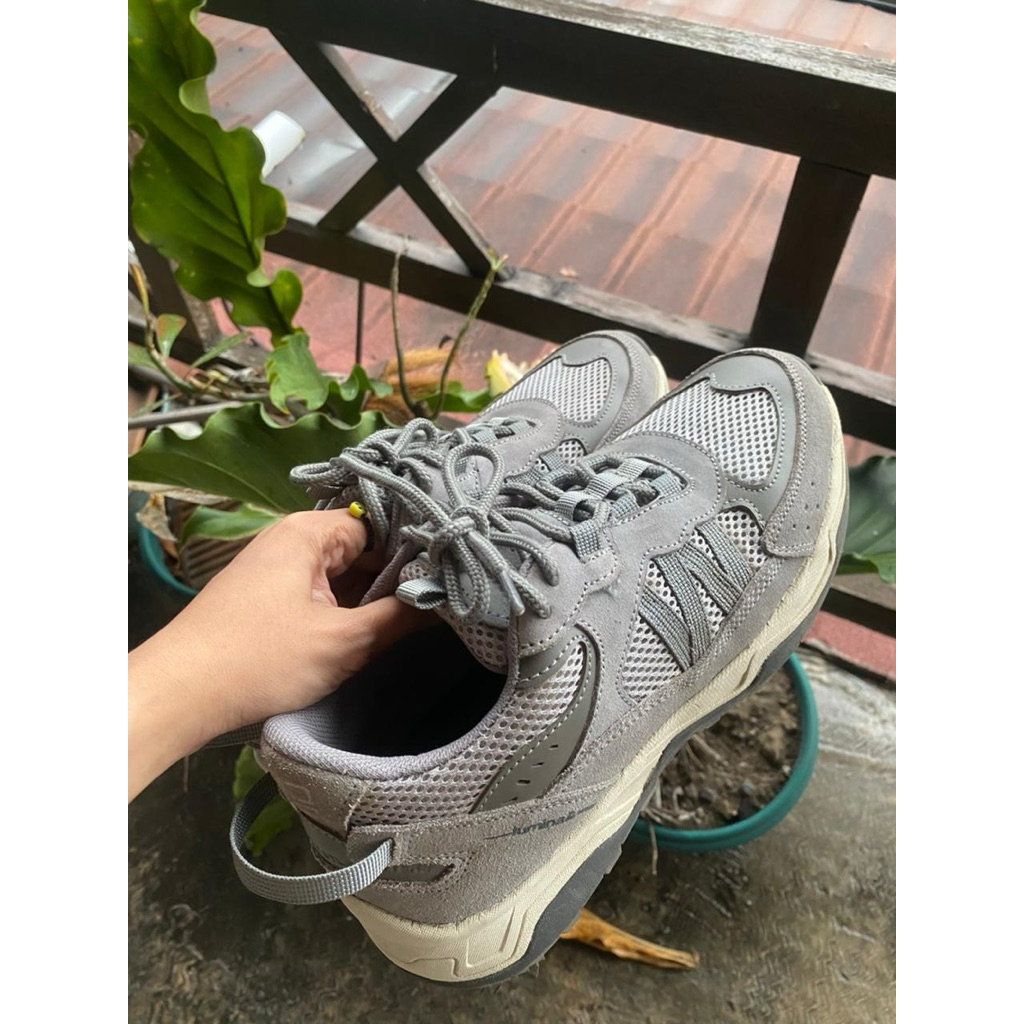 WTS PRELOVED SEPATU WALKO LUMINA TRAIL ESPRIT GREY SIZE 39
