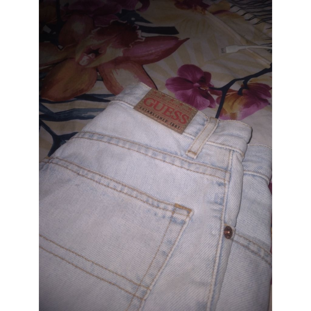 preloved celana pendek guess original