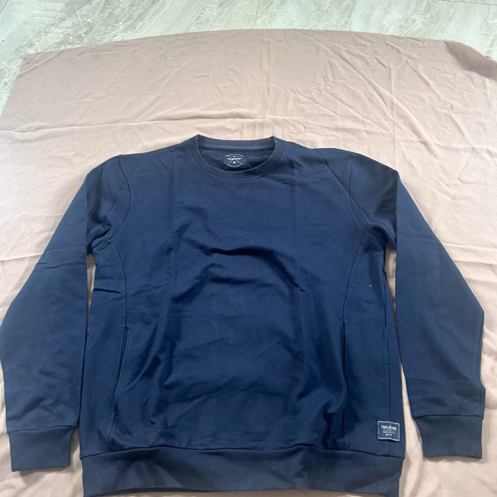 preloved kaos lengan panjang TIRA Jeans