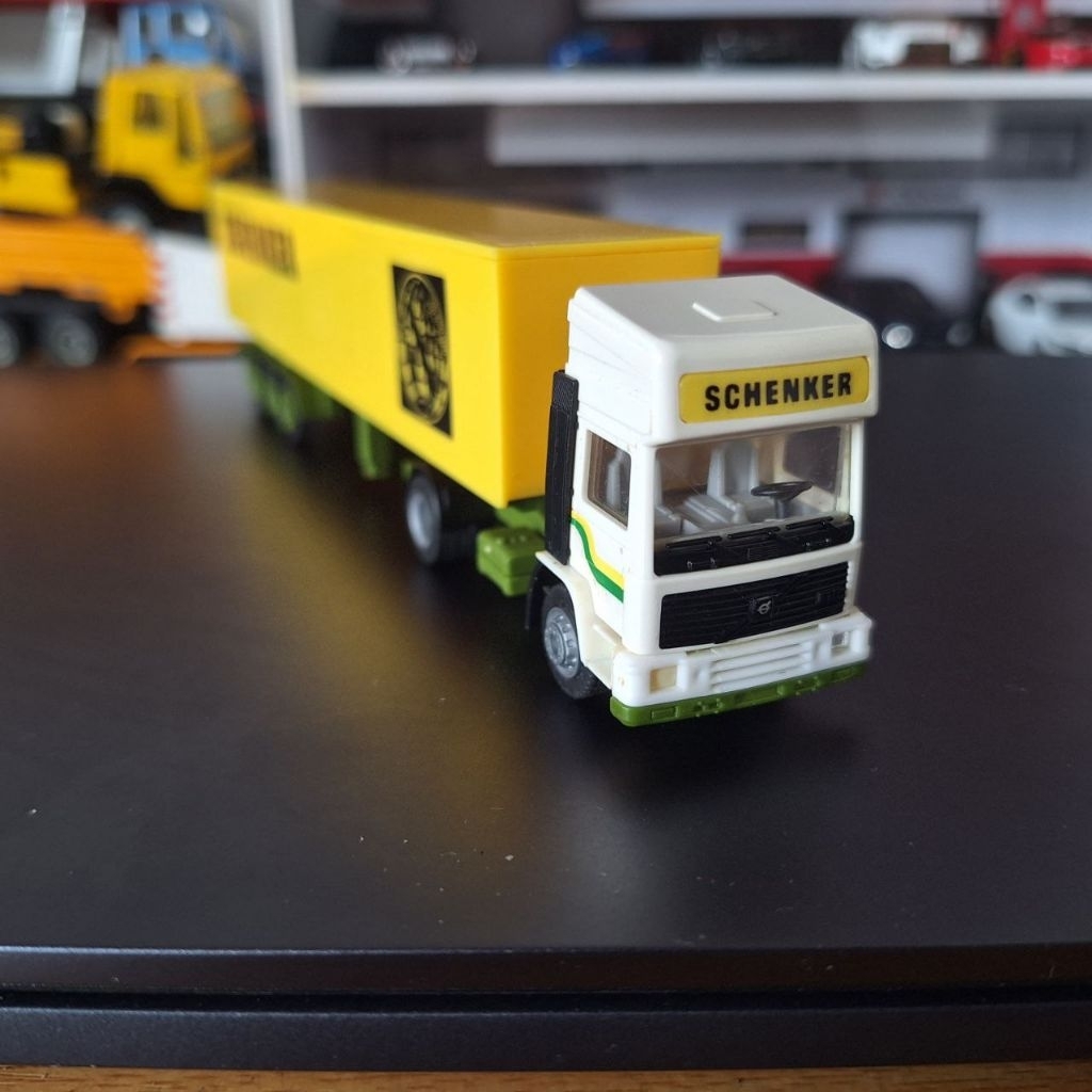 Diecast Miniscale Herpa Truck Volvo Schenker  1/87 Super Rare