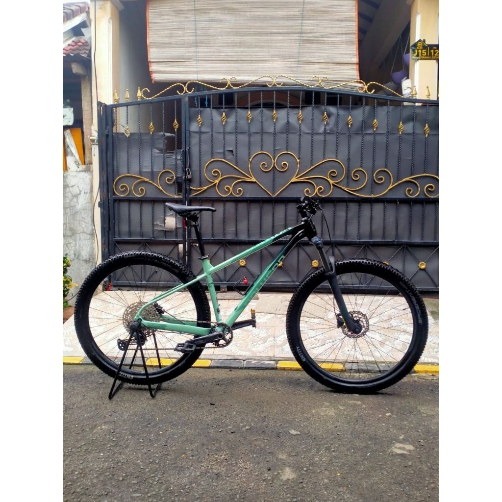 XTRADA 6 2022 (S.27,5) BEKAS