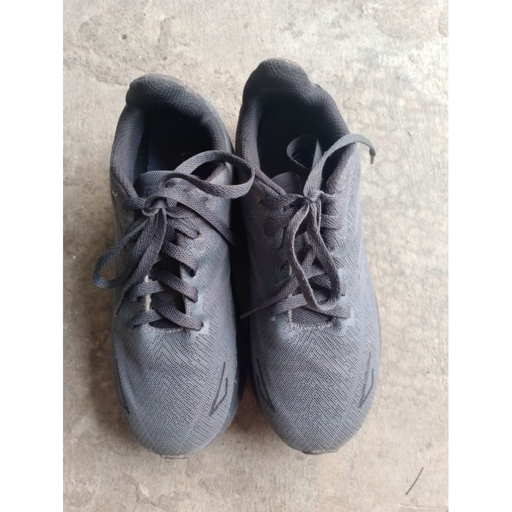 pl prlv preloved sepatu running no brand
