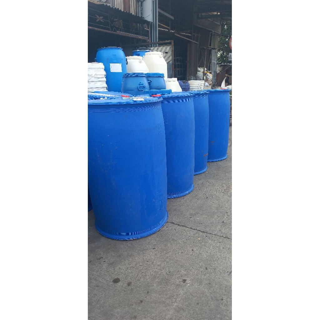 Drum pelastik kapasitas 200 Liter Bekas