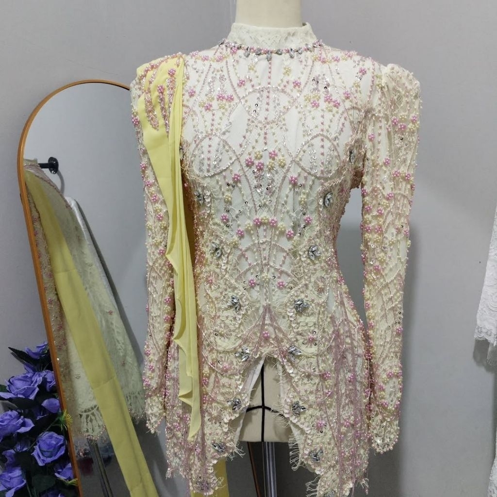 kebaya payet chantily baby yellow