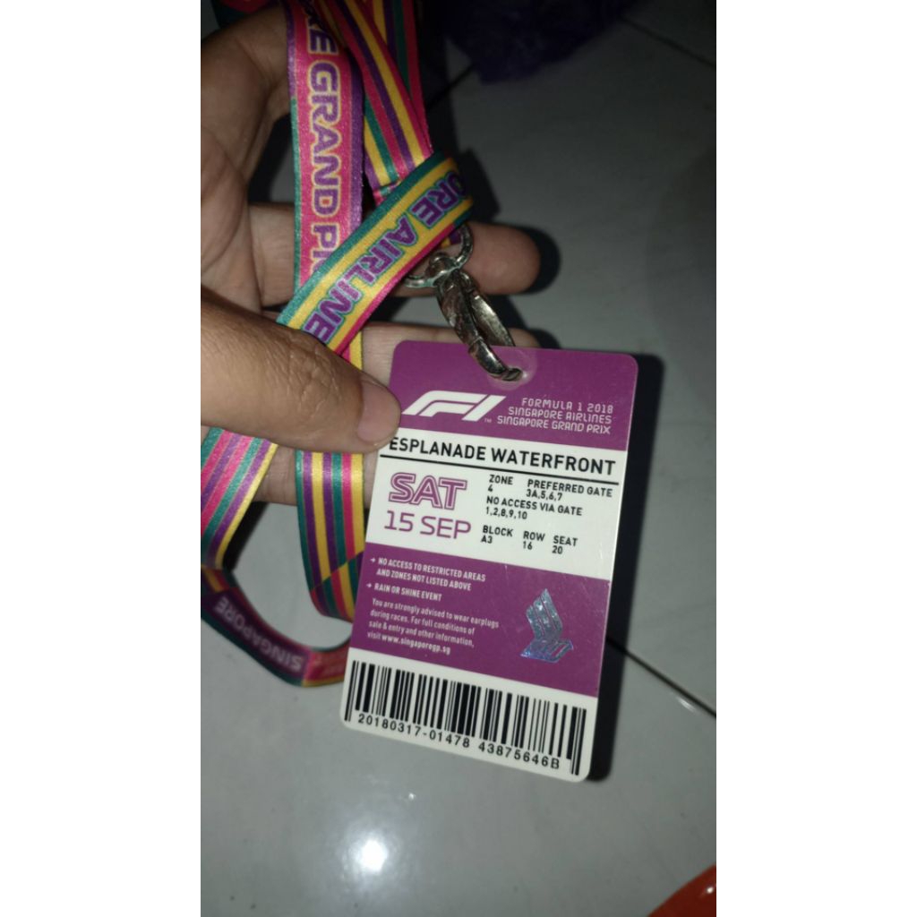 merchandise balap formula 1 singapura