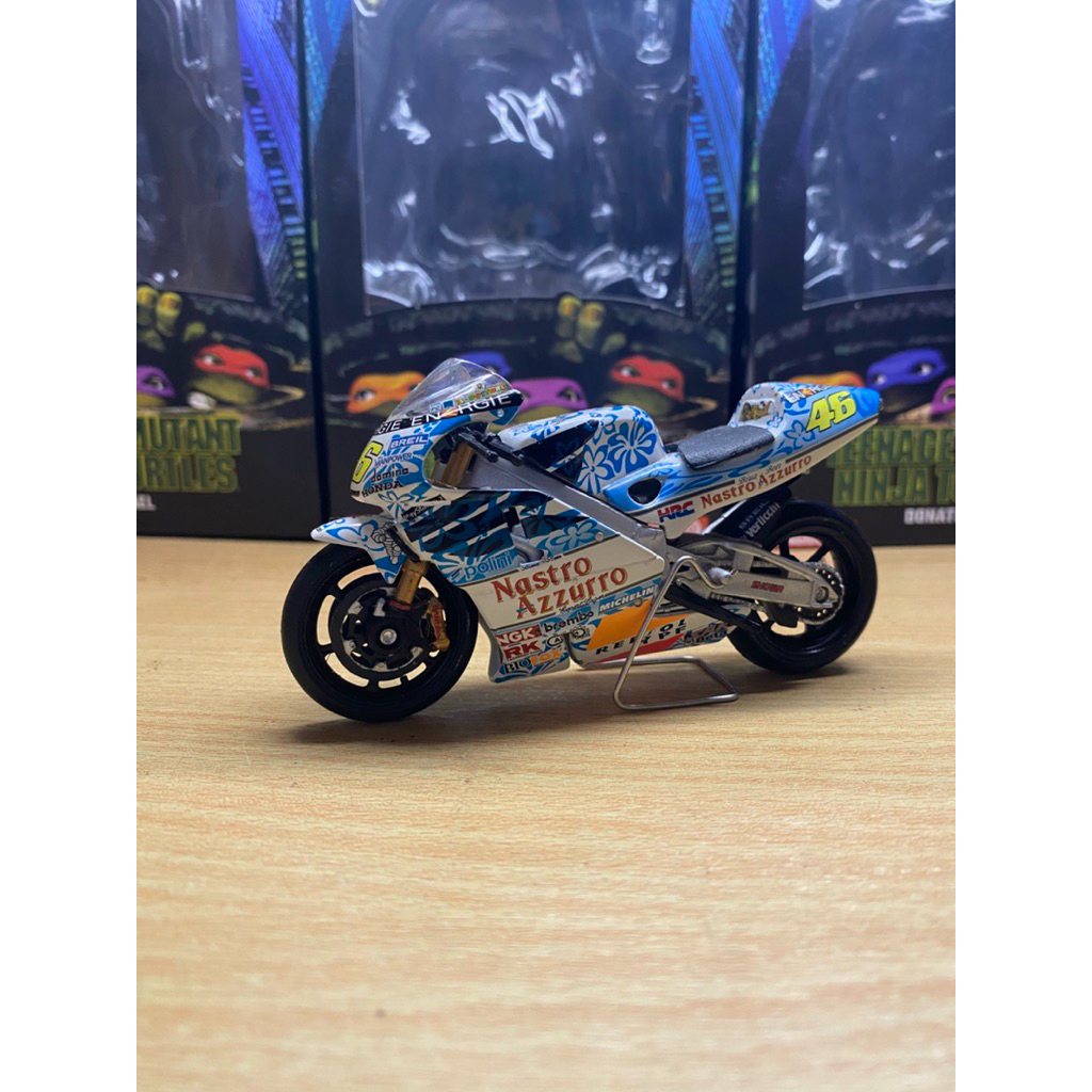 Diecast Miniatur Motogp Saico 1/18 Honda NSR 500 Valentino Rossi 2001 Batik losee no box