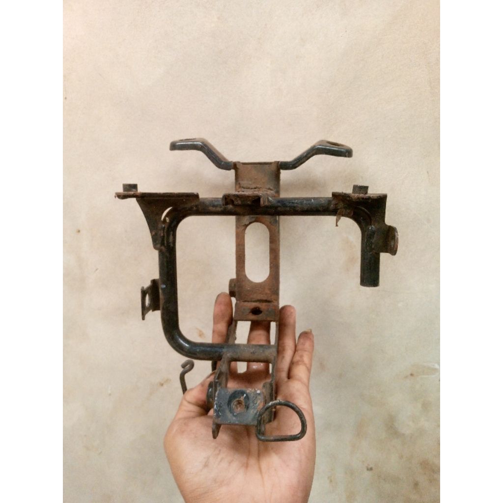 breket tatakan panel cover body depan honda spacy