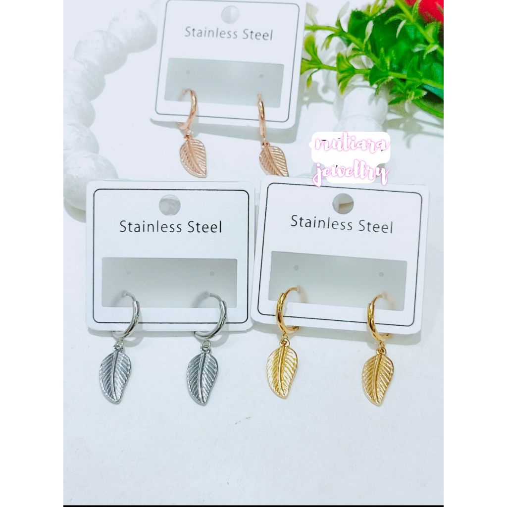 Anting gantung model daun titanium anti karat