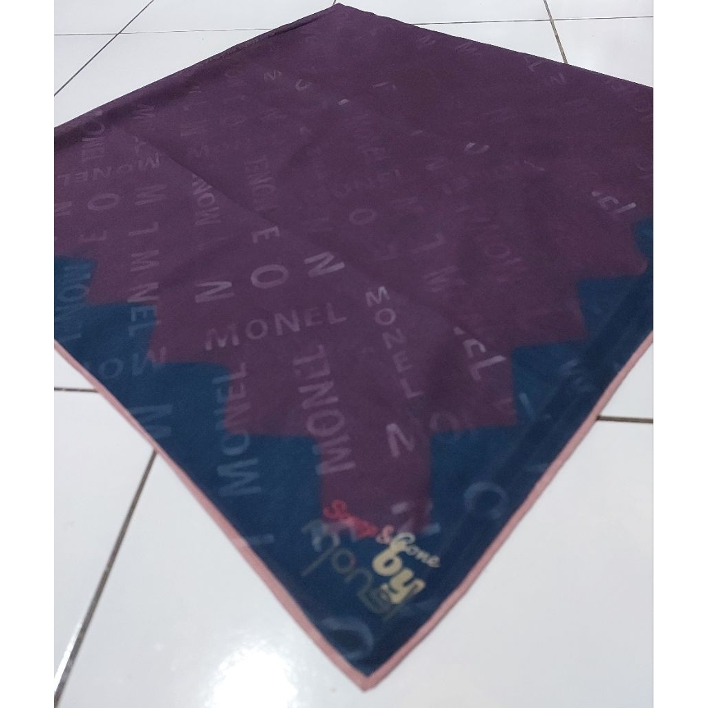 SALE,, PRELOVED PL MONEL Scoop & Cone Ori...Hijab Segiempat Embos Monel