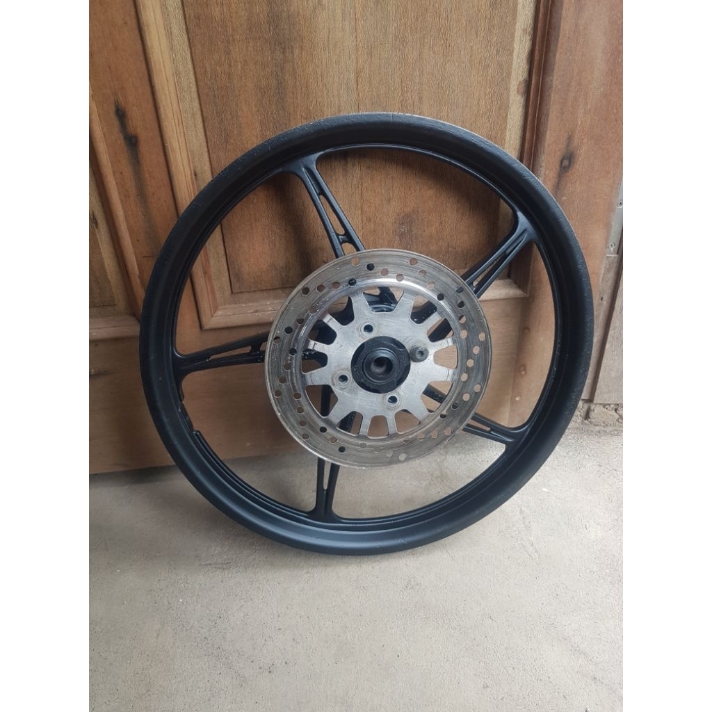 velg depan jupiter mx