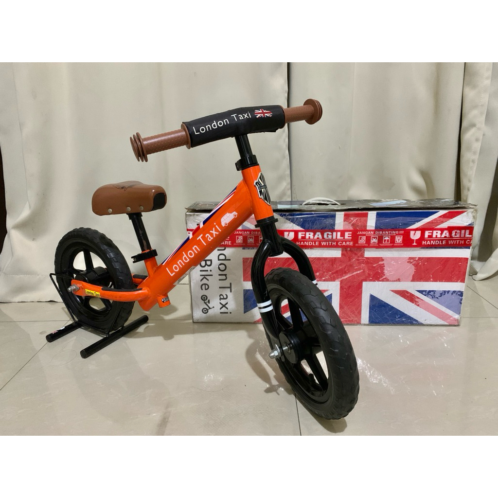 Balance Bike London Taxi (push bike)