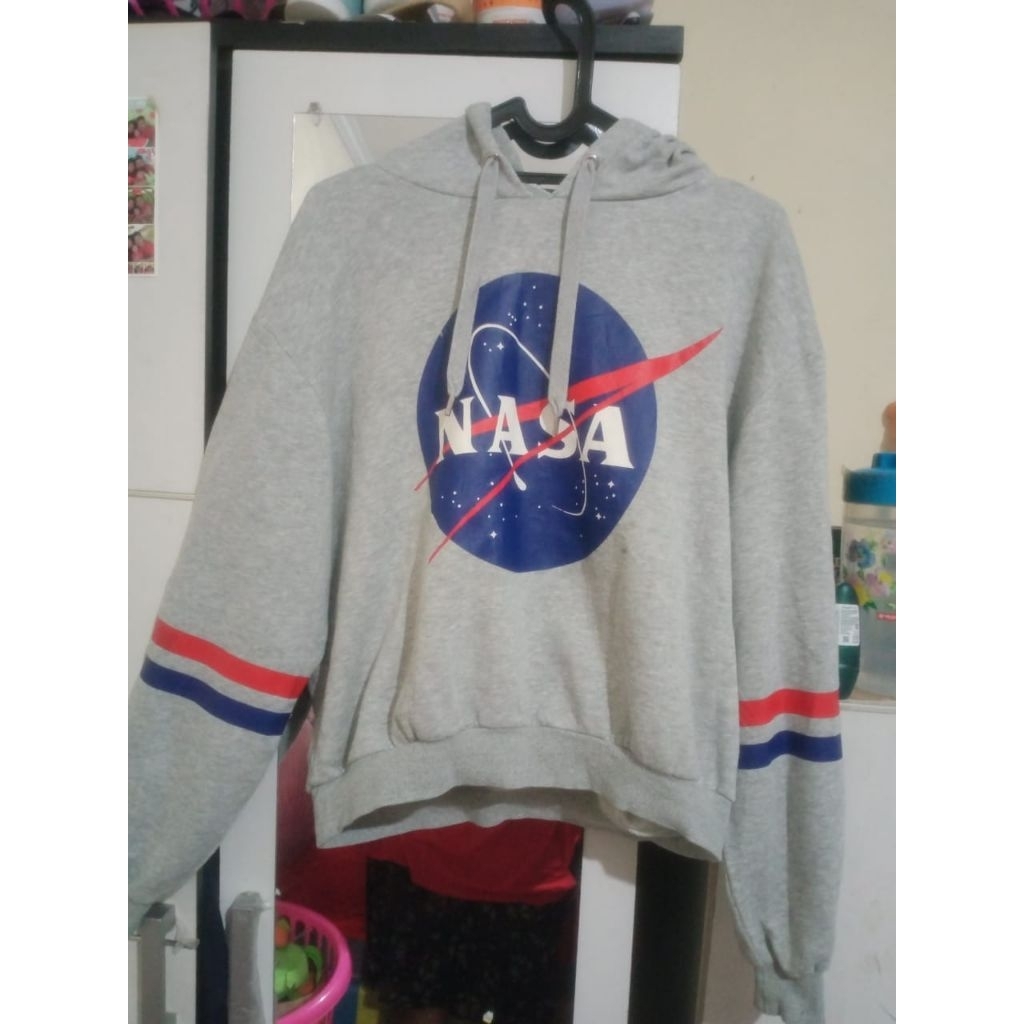 Preloved Hoodie Nasa Crop