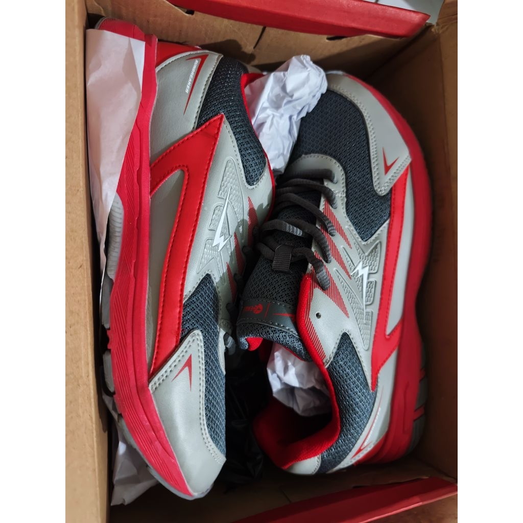 Sepatu Eagle Run Breaker Size 44