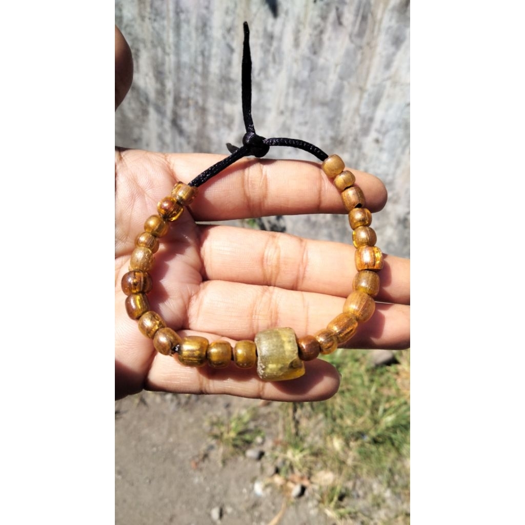 benda kuno antik segelang manik kuno