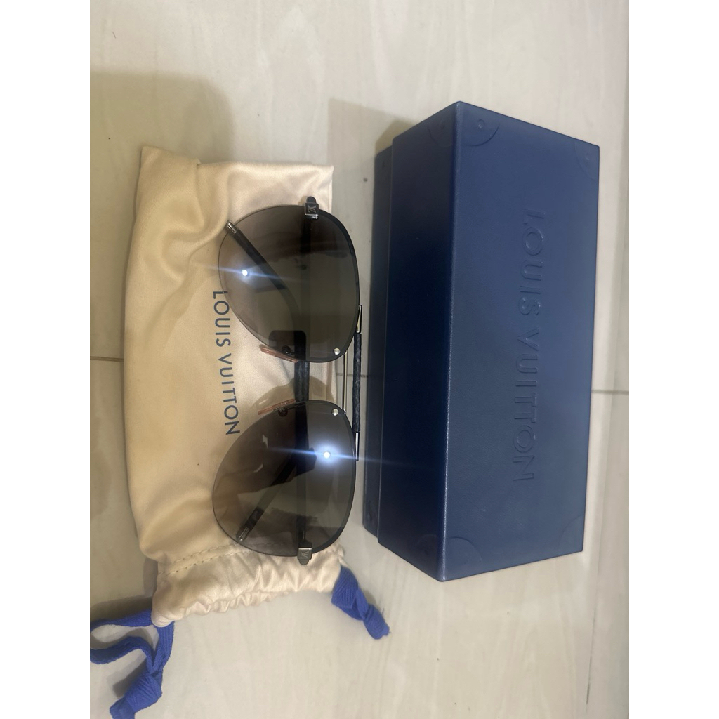 Preloved kacamata LV authentic