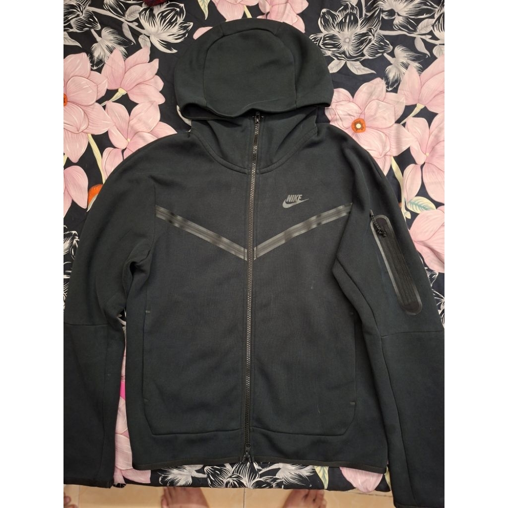 Jaket Hoodie Nike Original Hitam – Sporty & Nyaman