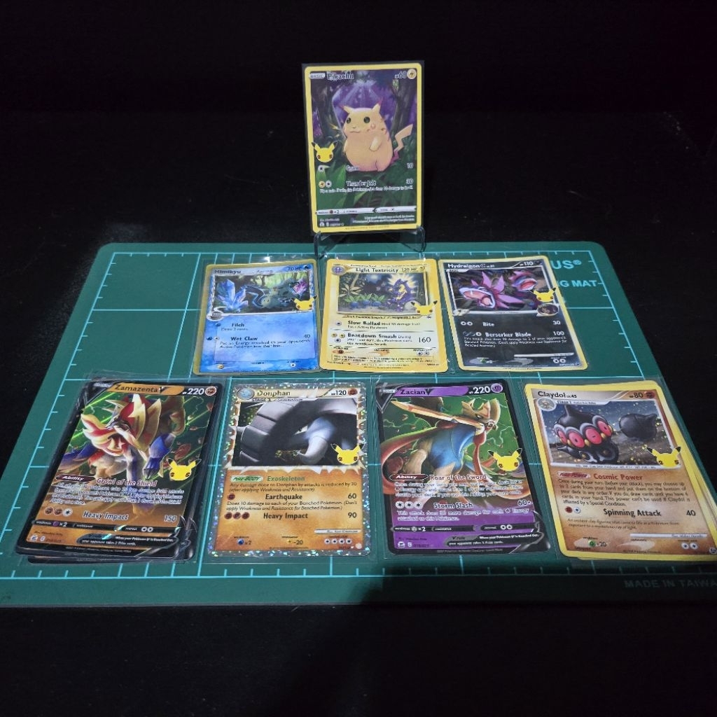 Pokemon TCG English: 25th Celebration edition: Mimikyu, toxtricity,claydol,donphan, hydregon,zacian 