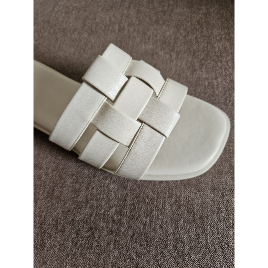 Preloved Sandal Anyaman merk NCY