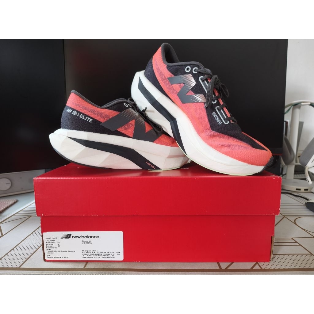 New Balance Supercomp SC Elite V4 BNIB Original