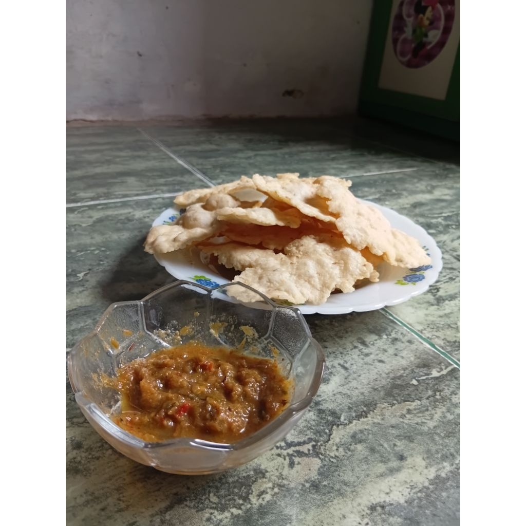 Kriptol( kripik pentol) khas Pasongsongan