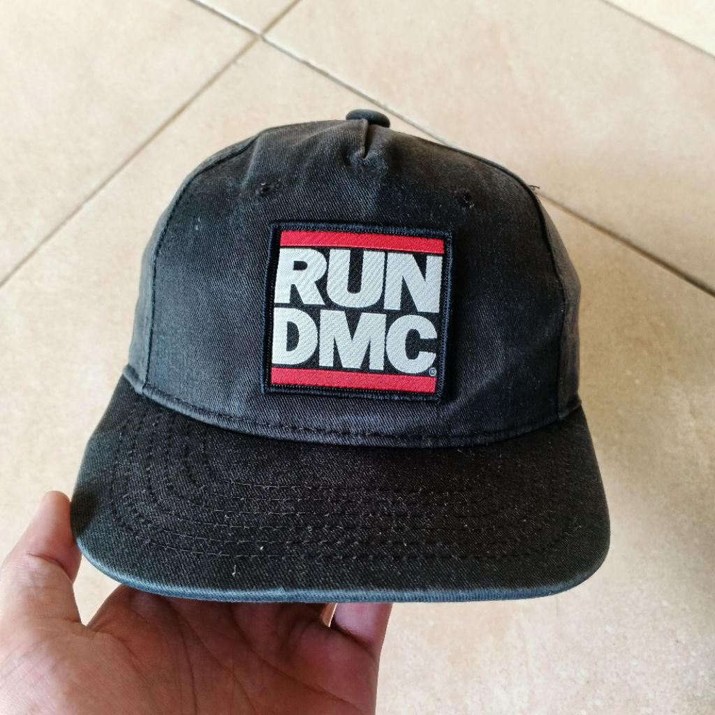 topi run dmc hip hop