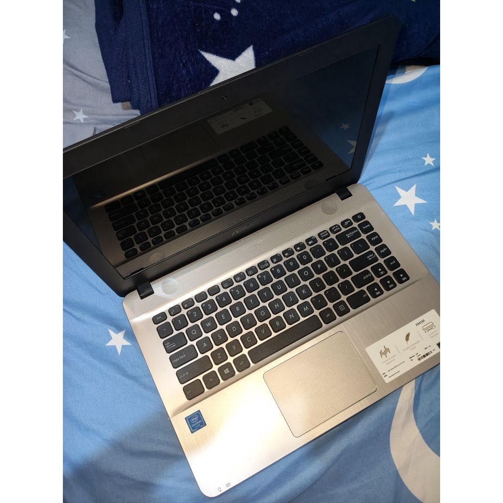 LAPTOP ASUS X441M MEMORI 4GB bonus mouse (bekas) baru pakai beberapa kali